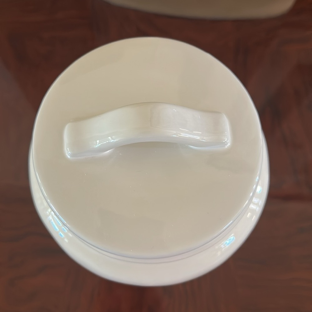 Rae Dunn *NWOT* "More Please" Large Ceramic Canister with Lid - Picture 3 of 13